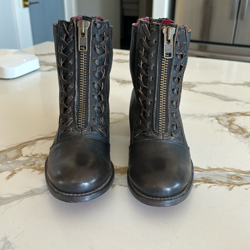 Freebird Wales boots Size 9